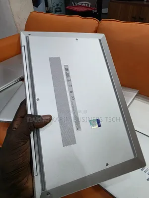 New Ordinateur Portable HP EliteBook 845 G7 16GB AMD Ryzen 5 SSD 256GB