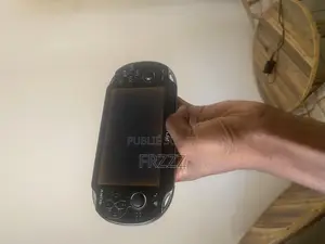 Photo - Ps Vita Déjà Craqué