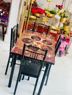 Photo - Table À Manger