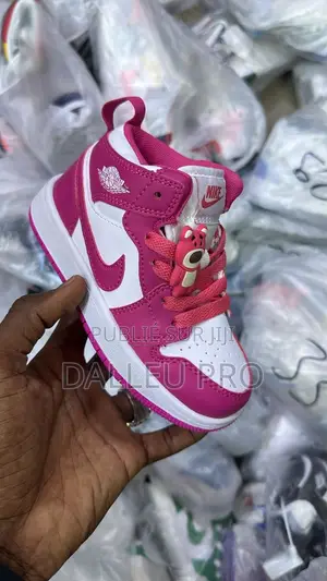 Nike Montante Pour Enfants Taille 27/34