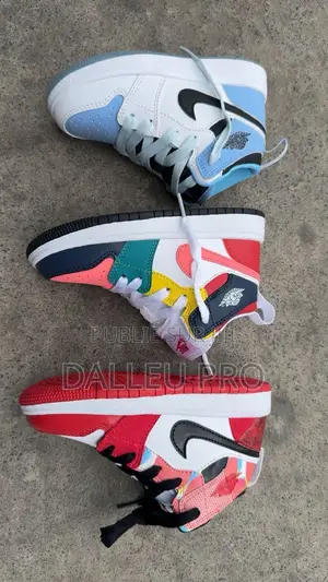 Nike Montante Pour Enfants Taille 27/34