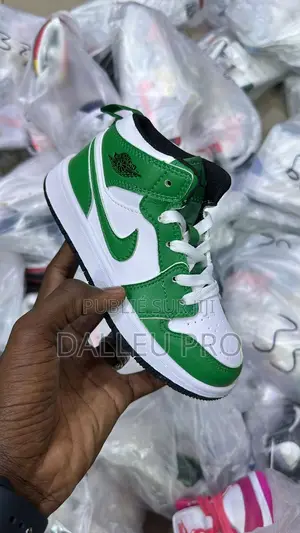 Nike Montante Pour Enfants Taille 27/34