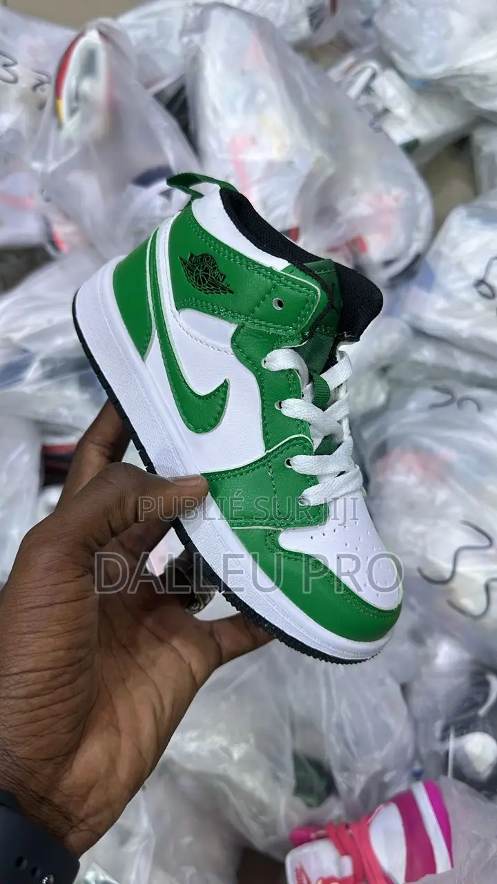 Nike Montante Pour Enfants Taille 27/34