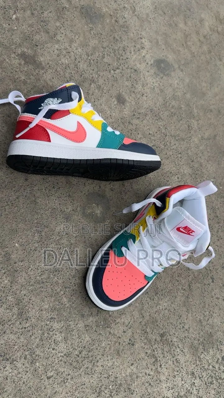 Nike Montante Pour Enfants Taille 27/34