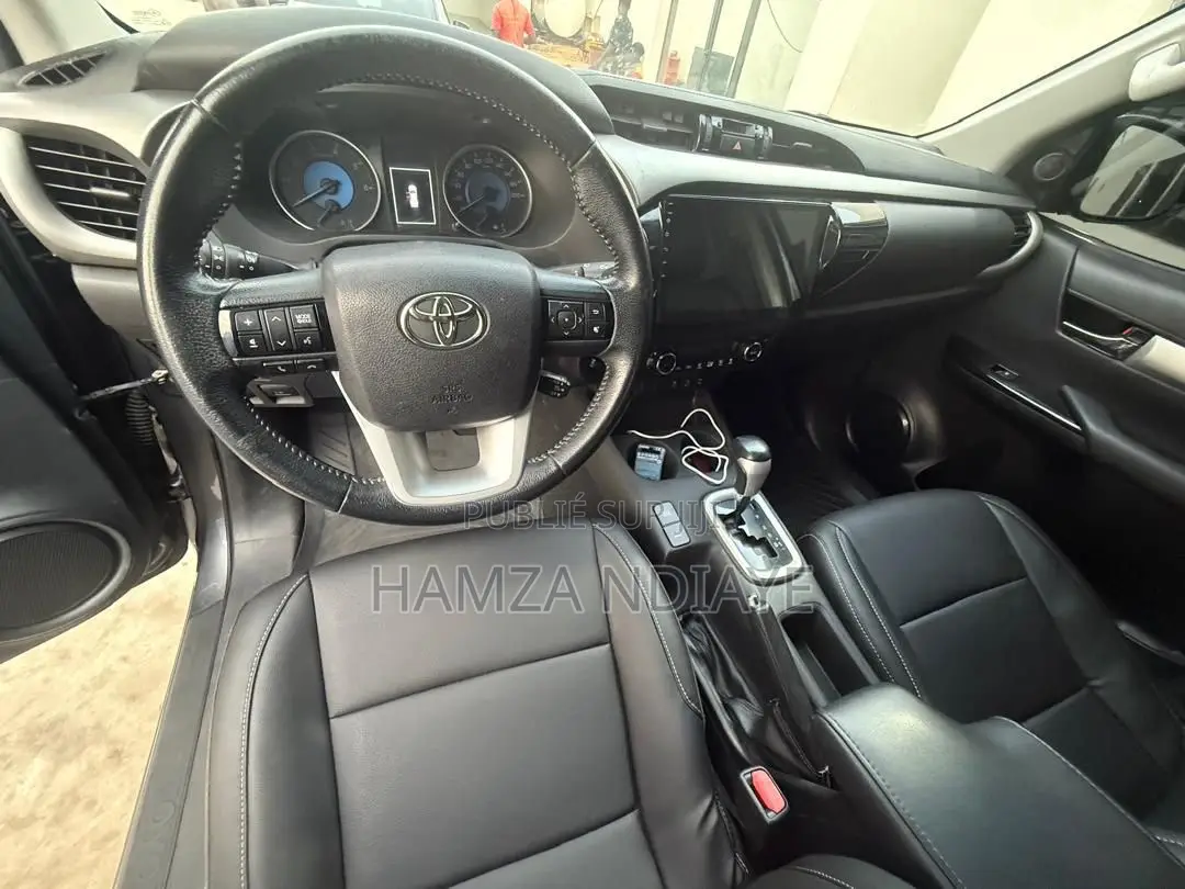 Toyota Hilux 2018 Gris