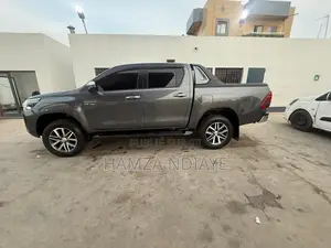 Toyota Hilux 2018 Gris