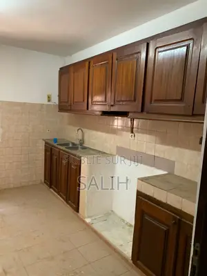 6chbre Villa dans Salih-Immo Et, Fann-Point E-Amitié à Vendre