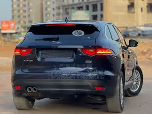 Jaguar F-Pace 2018 Gris