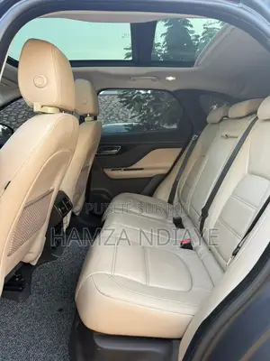 Jaguar F-Pace 2018 Gris