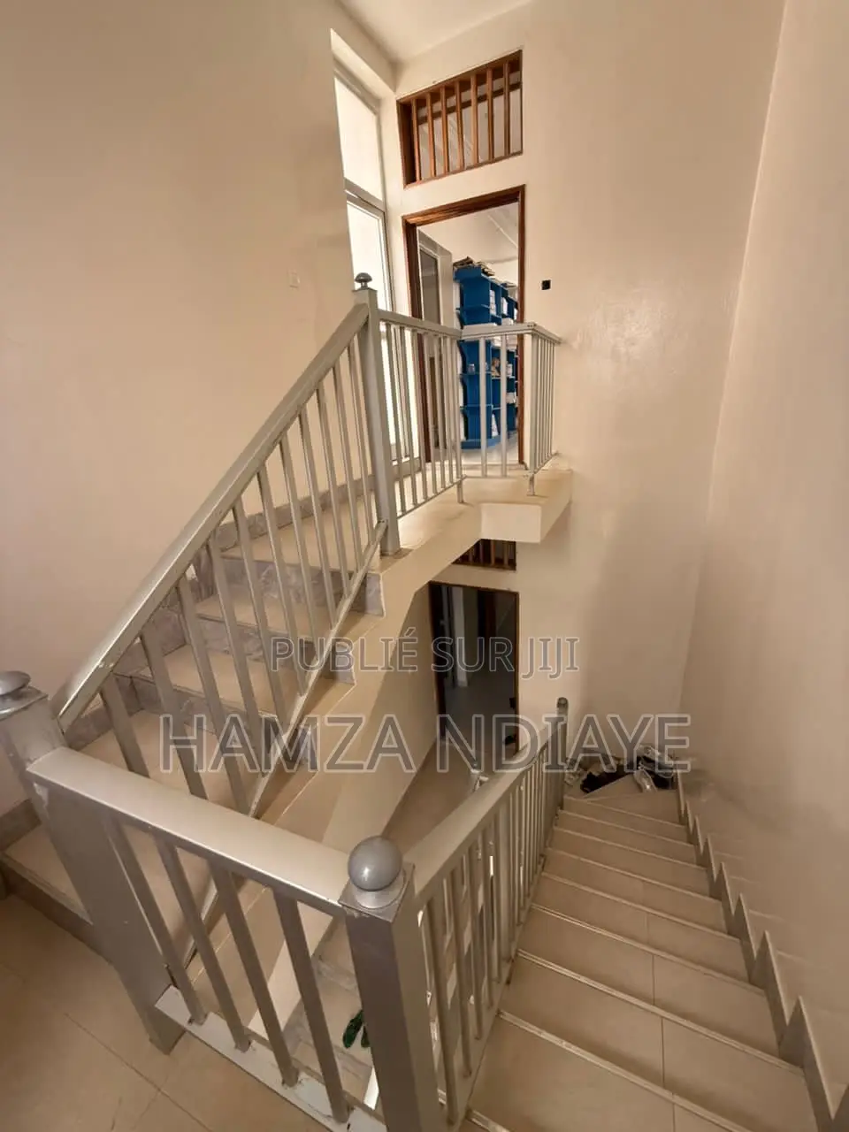 9chbre Maison dans Pdg Global, Rufisque à Vendre