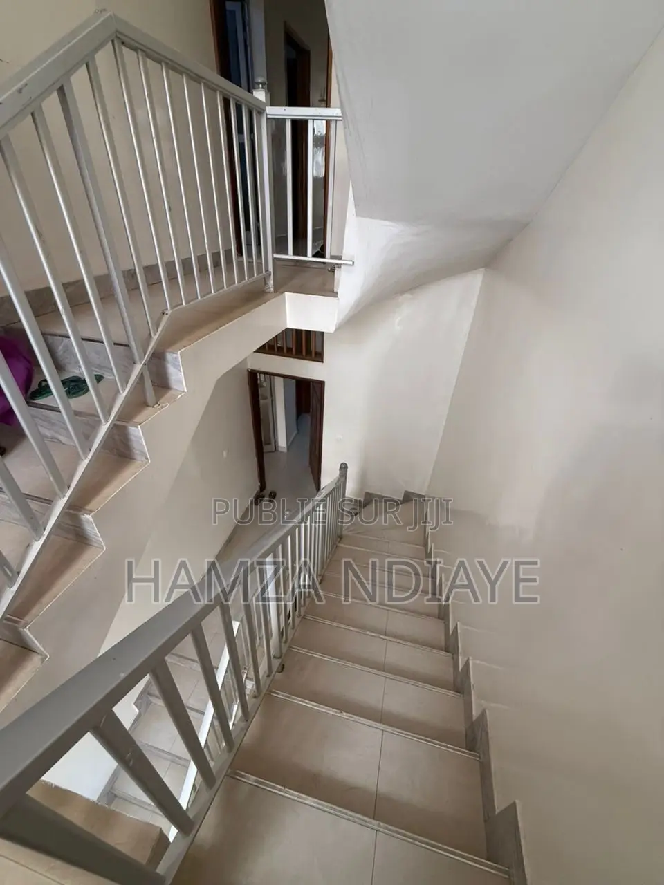 9chbre Maison dans Pdg Global, Rufisque à Vendre