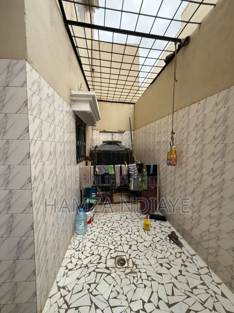 9chbre Maison dans Pdg Global, Rufisque à Vendre