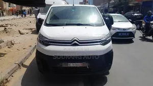 Photo - Citroen Jumper 2017 Blanc
