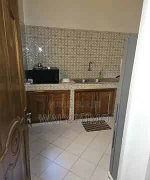 Furnished 2chbre Appartement dans Appartementt, Thiès Sud à Louer