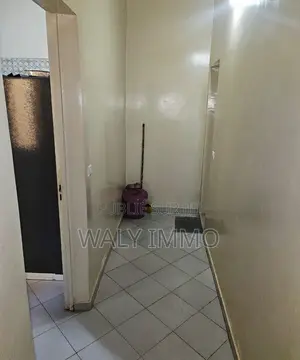 Furnished 2chbre Appartement dans Appartementt, Thiès Sud à Louer