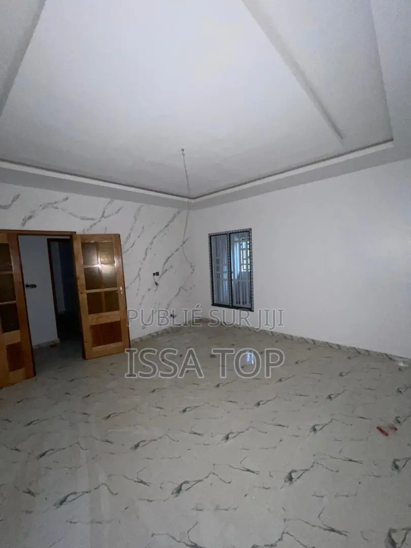 3chbre Appartement dans Almadies à Louer