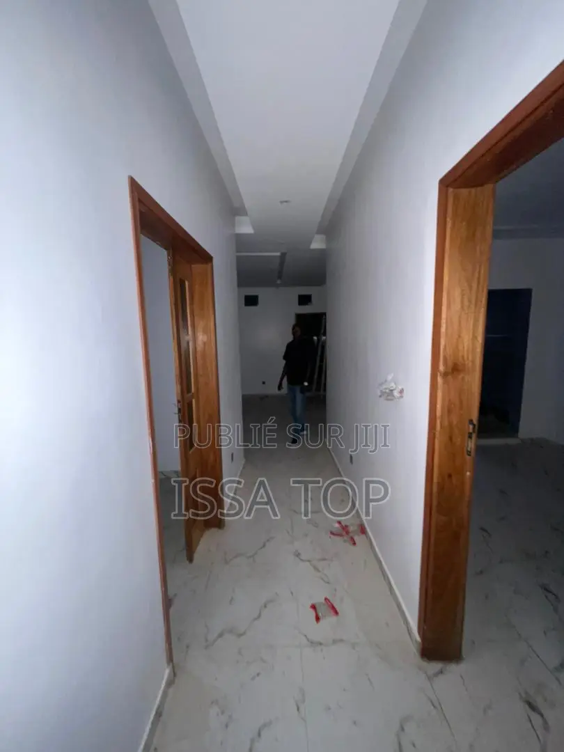 3chbre Appartement dans Almadies à Louer