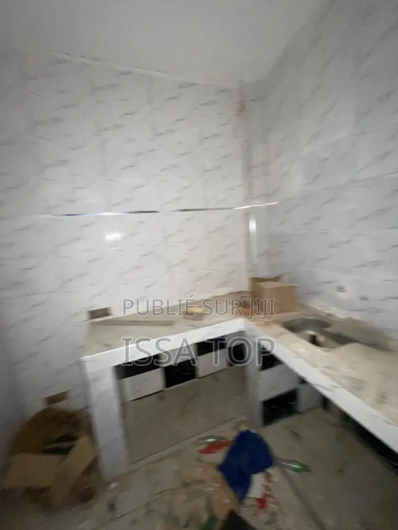 3chbre Appartement dans Almadies à Louer