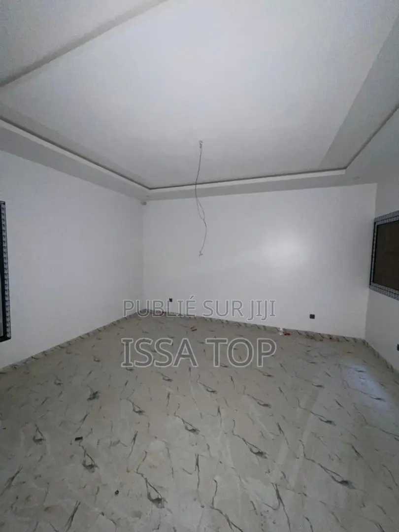 3chbre Appartement dans Almadies à Louer
