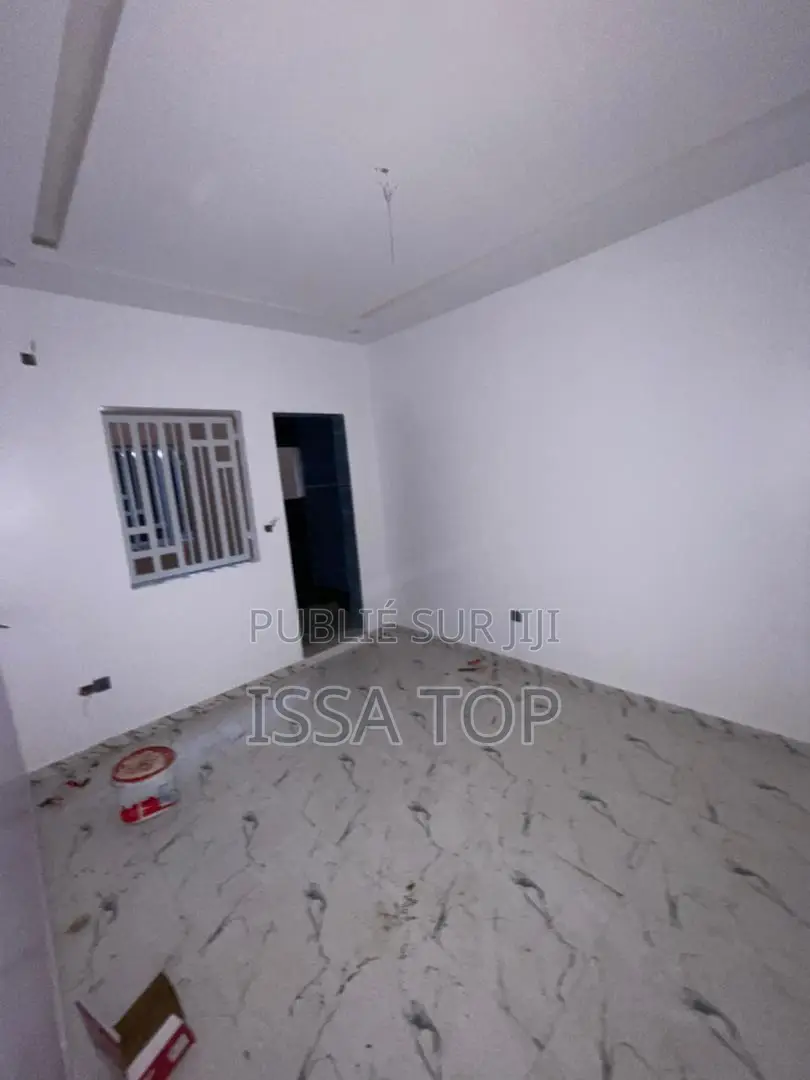 3chbre Appartement dans Almadies à Louer