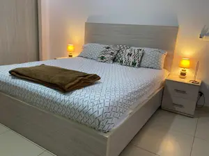 Furnished 3chbre Appartement dans Fann-Point E-Amitié à Louer