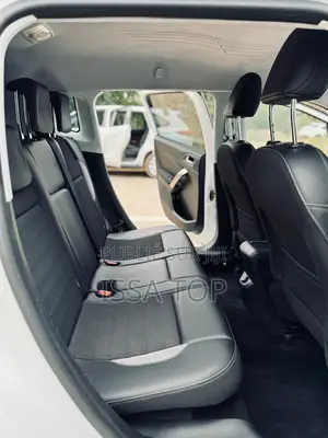 PEUGEOT 2008 2017 Blanc