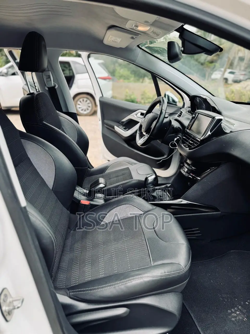 PEUGEOT 2008 2017 Blanc