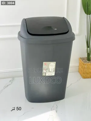 Photo - Poubelle d'Extérieur en Plastique, Avec Couvercle Basculant 50l'