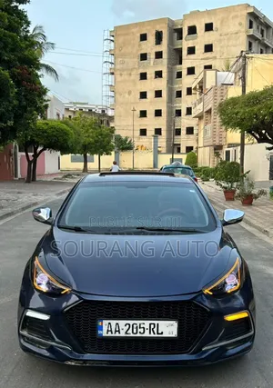 Photo - Hyundai Elantra Limited Sedan FWD (1.8L 4cyl 6A) 2016 Bleu