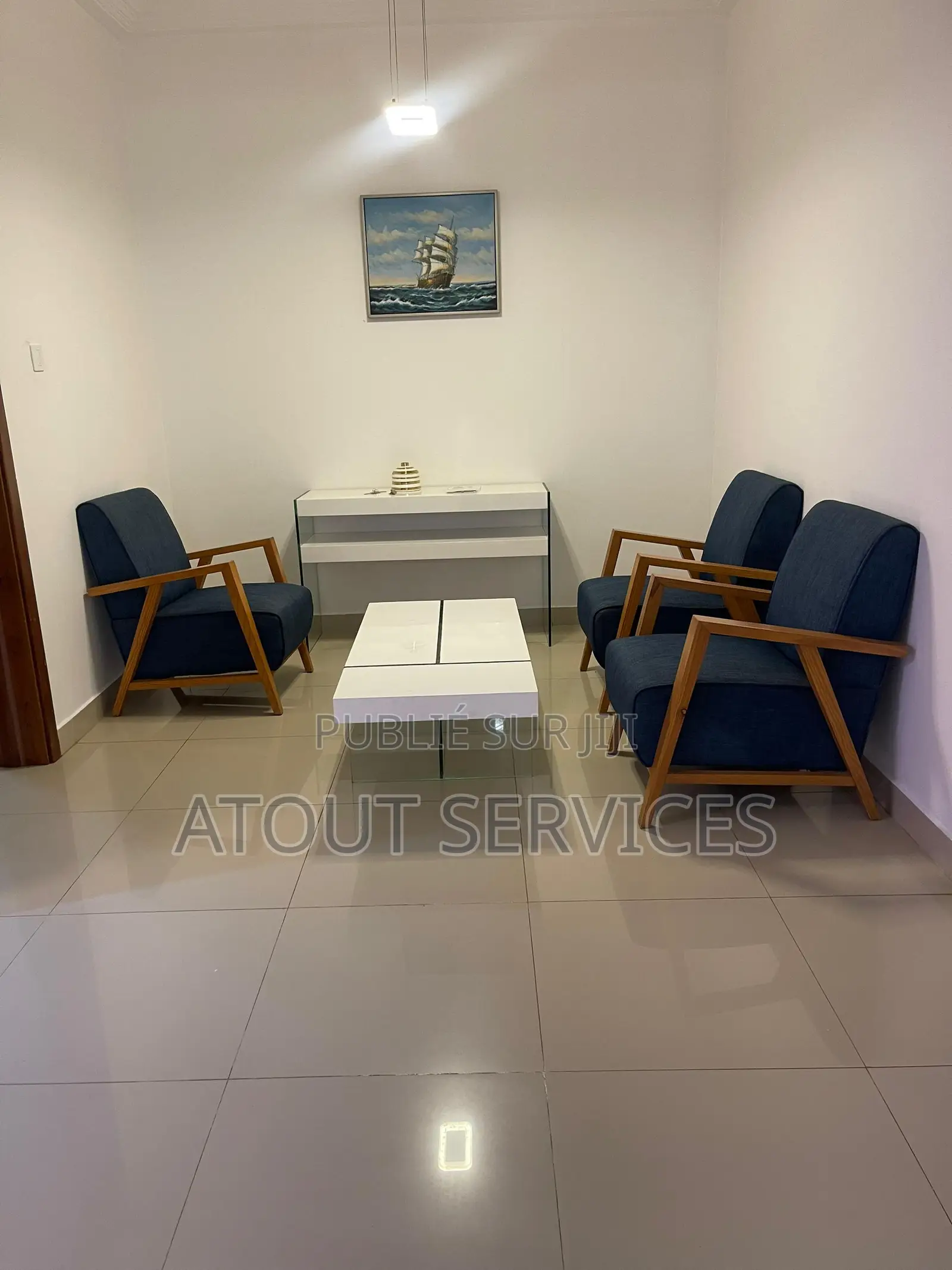 Furnished 3chbre Appartement dans Ngor à Louer