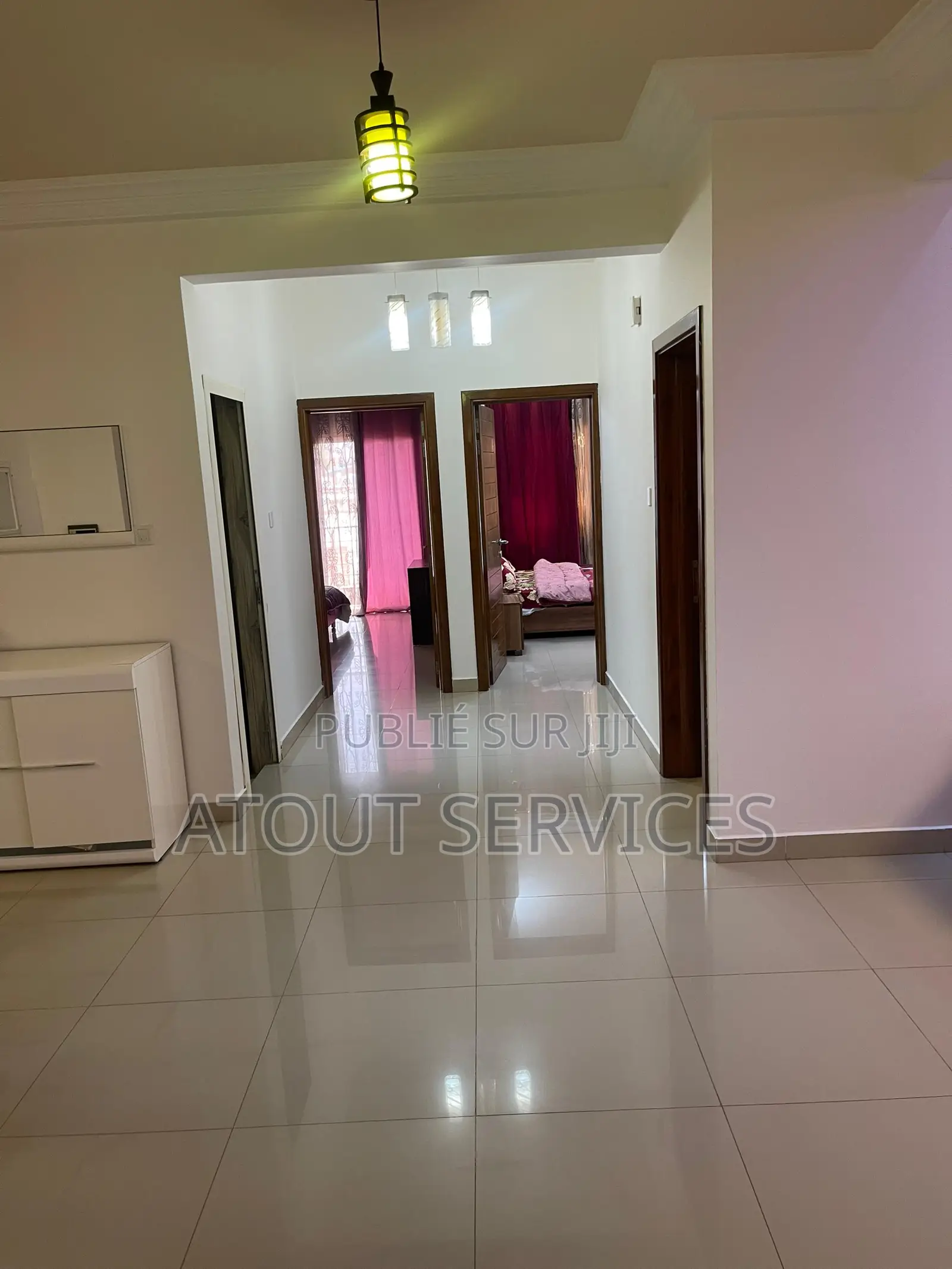 Furnished 3chbre Appartement dans Ngor à Louer