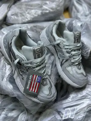 Disponible Original New Balance 1906d 40/41/42/43/44/45