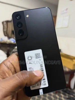 Photo - New Samsung Galaxy S22 5G 256 GB Noir