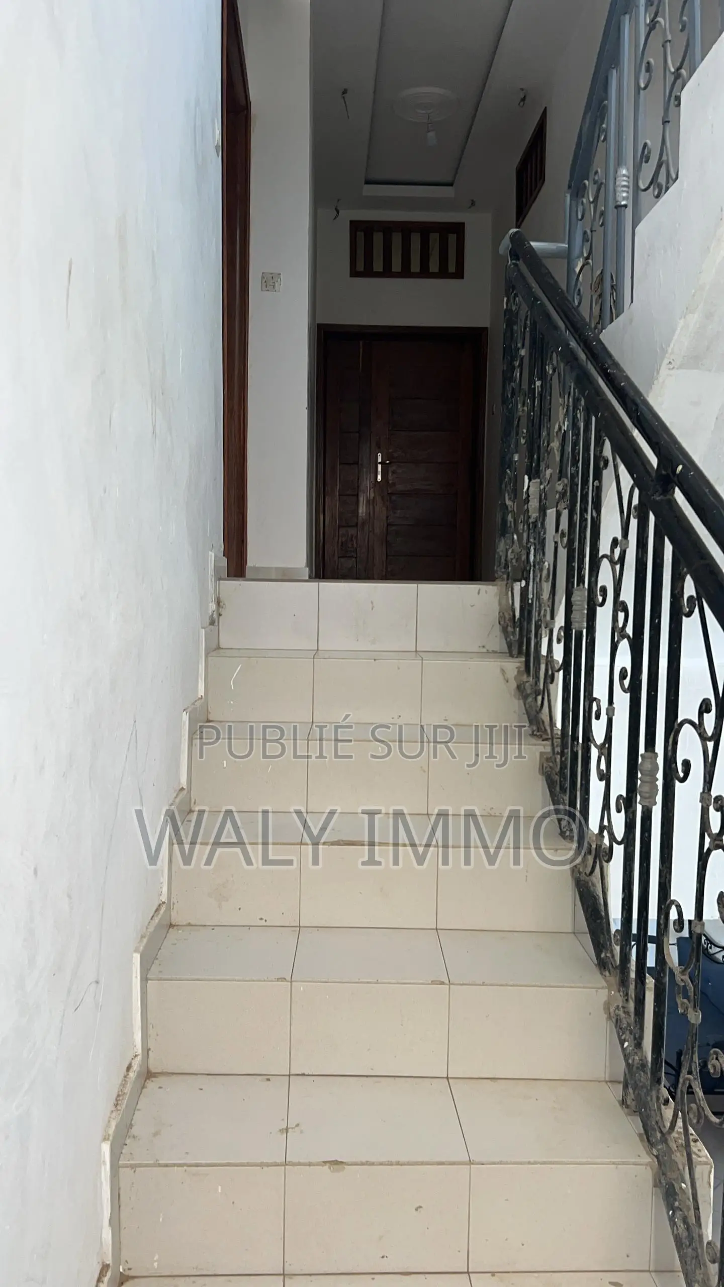 2chbre Appartement dans Appartement, Thiès Sud à Louer