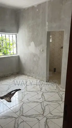 2chbre Appartement dans Appartement, Thiès Sud à Louer