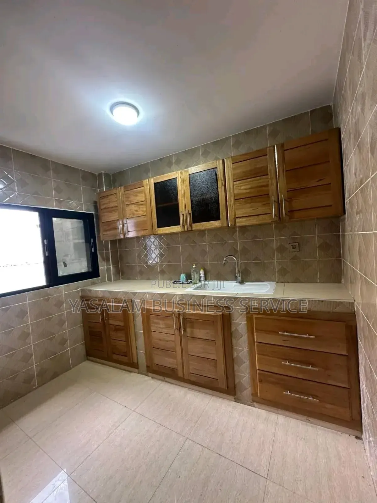 2chbre Appartement dans Yasalam Business, Yoff à Louer