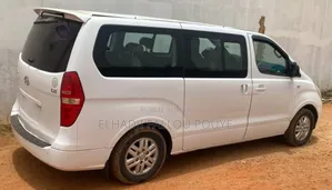 Hyundai Starex 2012 Gris