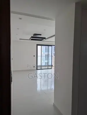 4chbre Villa dans Katos Immo, Almadies à Louer