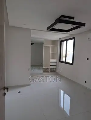 4chbre Villa dans Katos Immo, Almadies à Louer