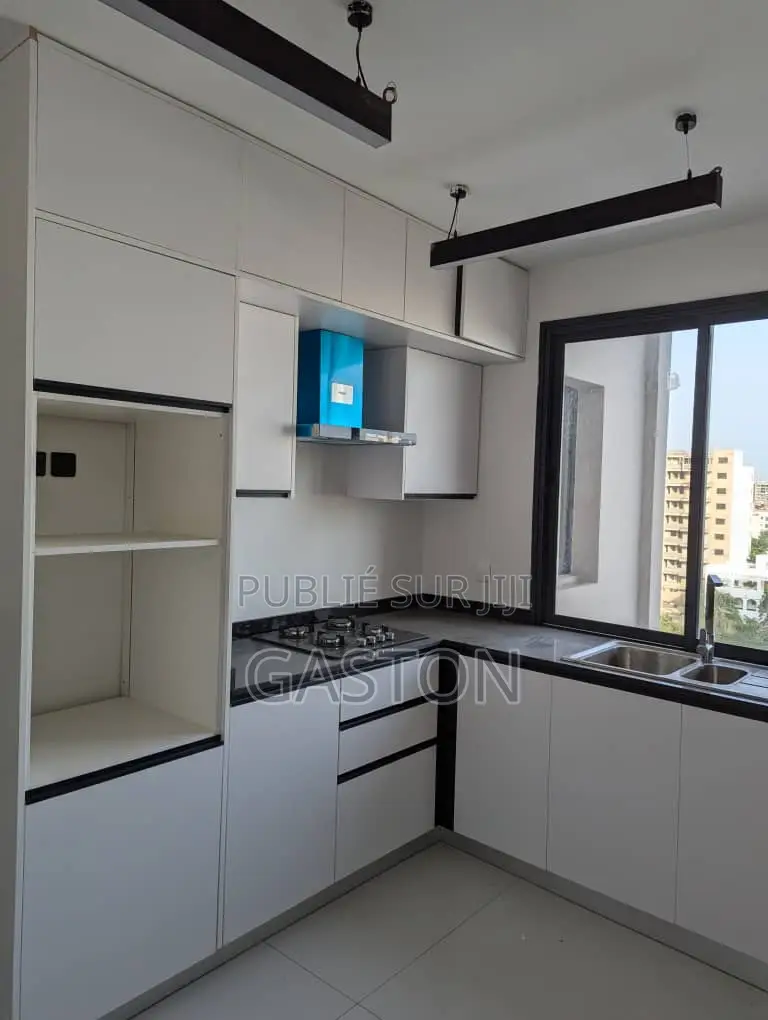 4chbre Villa dans Katos Immo, Almadies à Louer