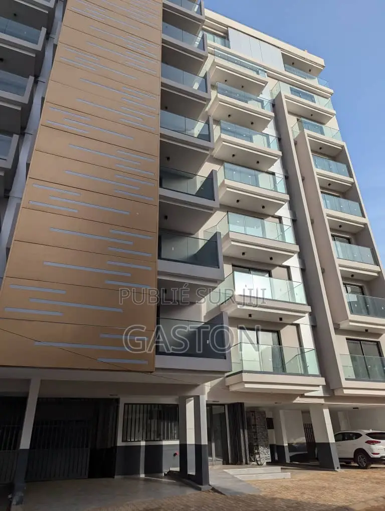 4chbre Villa dans Katos Immo, Almadies à Louer