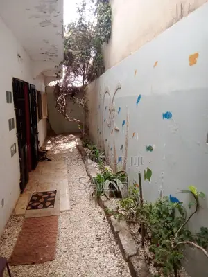 4chbre Villa dans Salih-Immo, Thiaroye à Vendre