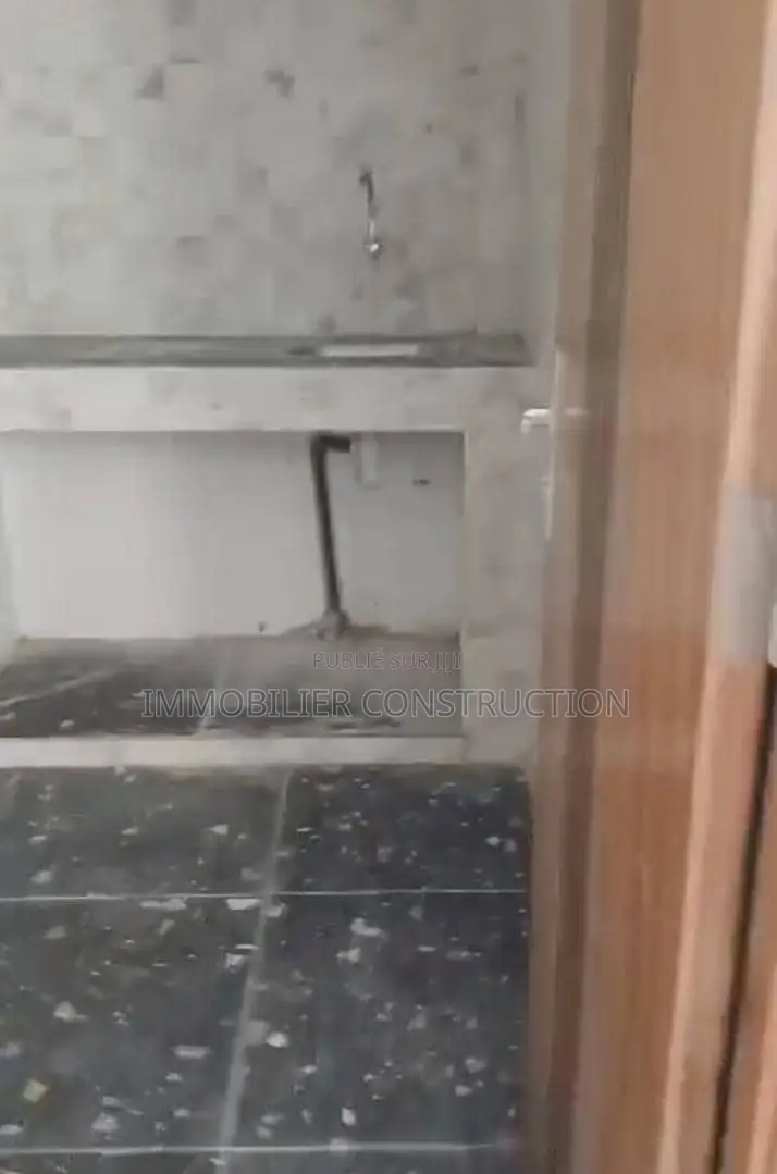 2chbre Appartement dans Petit Mbao, Thiaroye à Louer