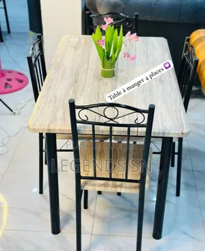 Table À Manger 4 PCS