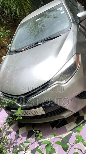 Photo - Toyota Corolla 2014 Gris