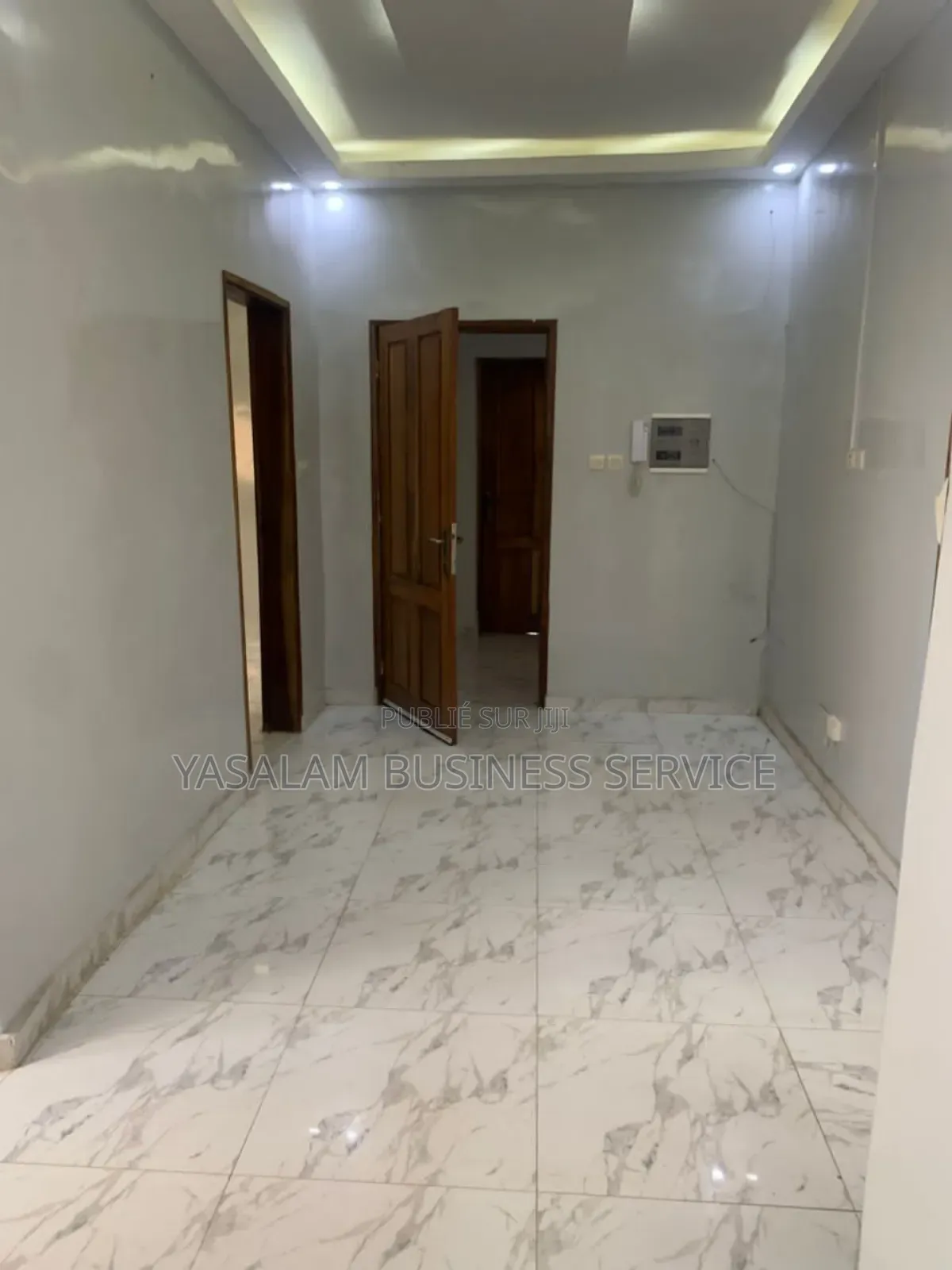 1chbre Studio dans Yasalam Business, Mermoz Sacré-Cœur à Louer