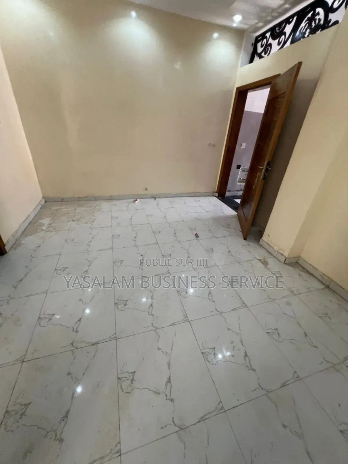 1chbre Studio dans Yasalam Business, Mermoz Sacré-Cœur à Louer