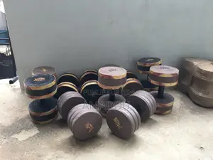 Photo - Haltères en Ciment Et Béton : 6kg, 8kg, 10kg, 12kg Et 15kg.