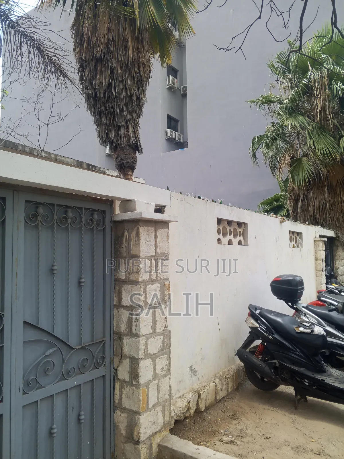5chbre Villa dans Salih-Immo, Dakar Plateau à Vendre