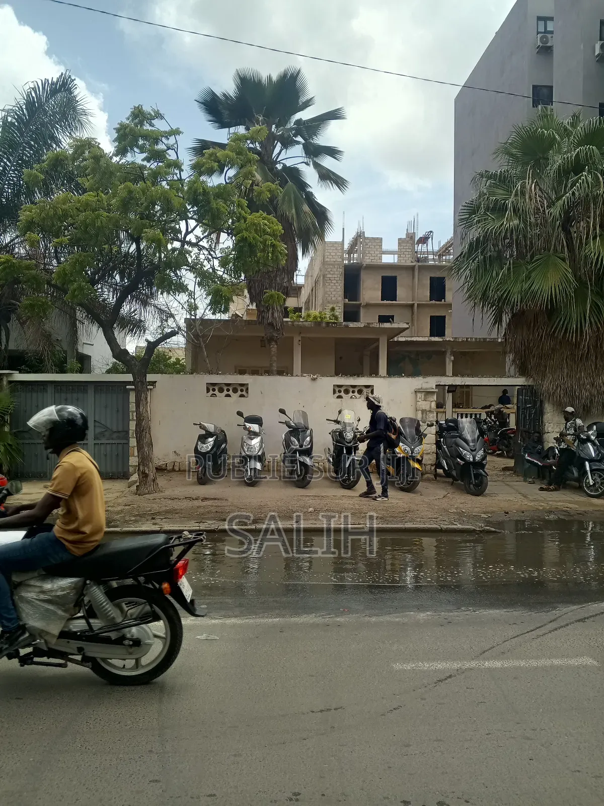 5chbre Villa dans Salih-Immo, Dakar Plateau à Vendre